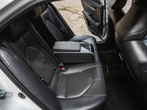 2019 Toyota Camry VIII (XV70), белый, 3500000 рублей - вид 39