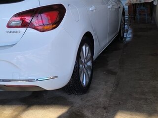 2014 Opel Astra J Рестайлинг, белый, 700000 рублей, вид 2