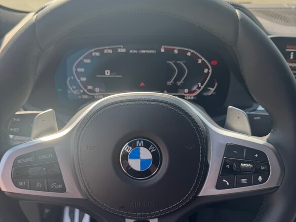 2021 BMW X6 40i III (G06), чёрный, 8500000 рублей - вид 2