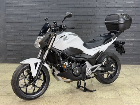 2016 Honda NC 750S, белый, 695000 рублей, вид 2