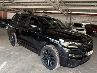 2017 Toyota Land Cruiser 200 Series Рестайлинг 2, чёрный, 5900000 рублей, вид 3