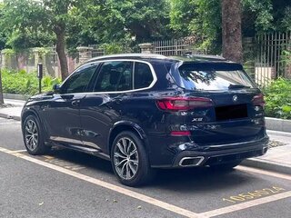 2022 BMW X5 30i IV (G05/G18), чёрный, 5735000 рублей, вид 4
