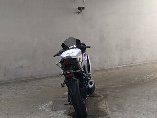 2025 Yamaha YZF-R3, серебристый, 655000 рублей, вид 4
