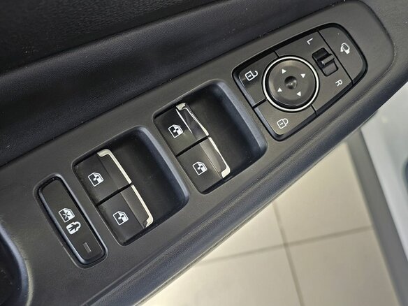 2021 Hyundai Santa Fe IV Рестайлинг, белый, 3699000 рублей - вид 17