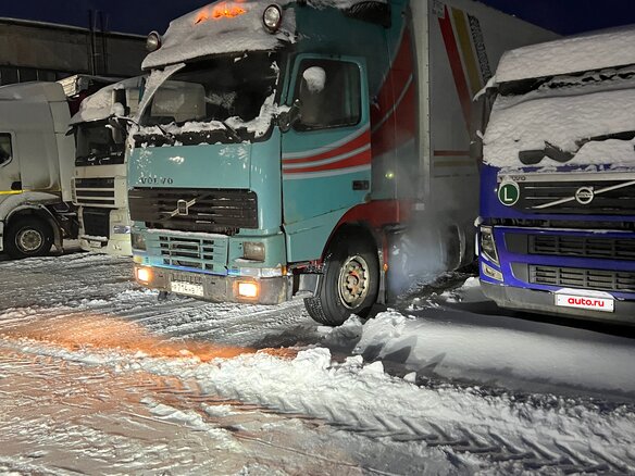 2001 Volvo FH, зелёный, 1150000 рублей - вид 2