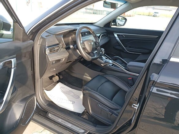 2022 Geely Atlas Pro, чёрный, 1774000 рублей - вид 8