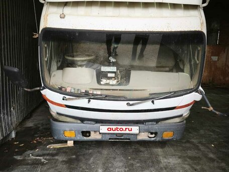 2002 Toyota Dyna, белый, 1000000 рублей, вид 2