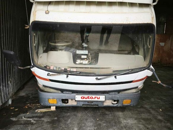 2002 Toyota Dyna, белый, 1000000 рублей - вид 1