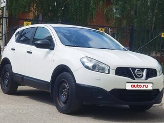 2013 Nissan Qashqai I Рестайлинг, белый, 700000 рублей, вид 2