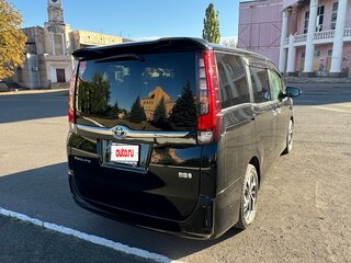 2016 Toyota Esquire I, чёрный, 2550000 рублей, вид 2