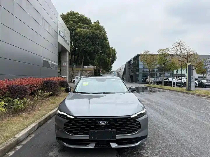 Открыть фотографии: Ford Mondeo VI Рестайлинг