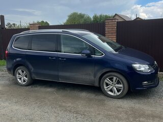 2019 Volkswagen Sharan II Рестайлинг, синий, 1790000 рублей, вид 2