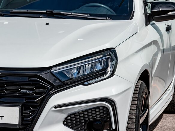 2023 Lada (ВАЗ) Vesta I Рестайлинг (NG), белый - вид 9