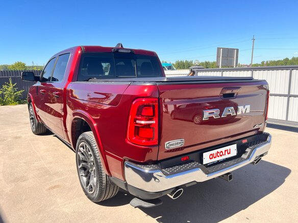 2025 Ram 1500 Crew Cab V Рестайлинг, красный, 11200000 рублей - вид 4