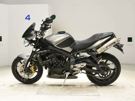 2009 Triumph Street Triple, серый, 520000 рублей, вид 2