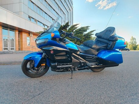 2016 Honda GL 1800 Gold Wing, синий, 1596211 рублей, вид 4
