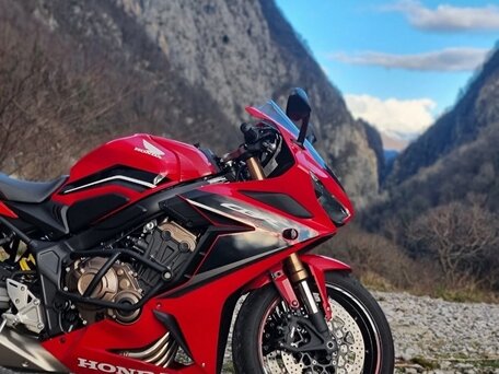 2022 Honda CBR 650R, красный, 975000 рублей, вид 2