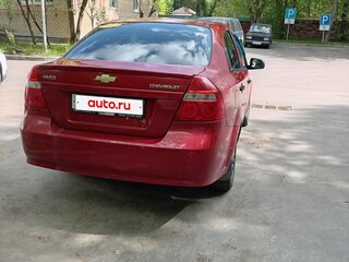 2010 Chevrolet Aveo I Рестайлинг, красный, 300000 рублей, вид 3