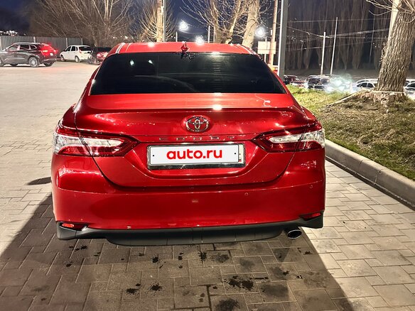 2021 Toyota Camry VIII (XV70) Рестайлинг, красный, 3000000 рублей - вид 5