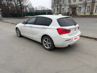 2015 BMW 1 серии 118i II (F20/F21) Рестайлинг, белый, 1180000 рублей, вид 4