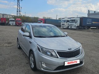 2013 Kia Rio 4-speed III, серебристый, 755000 рублей, вид 2