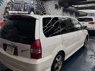 2002 Mitsubishi Chariot Grandis III, белый, 275000 рублей, вид 4