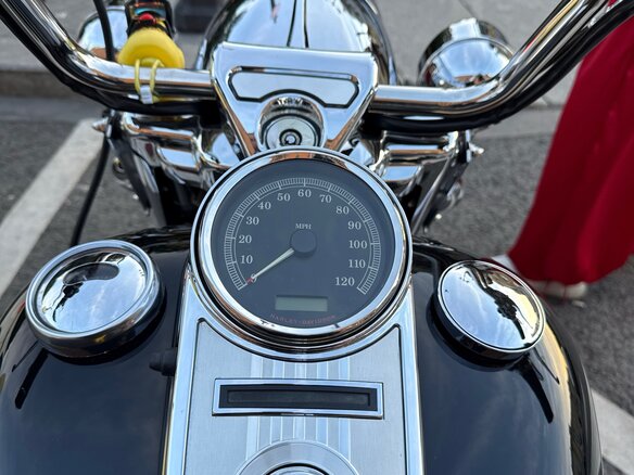 2012 Harley-Davidson Road King, чёрный, 1100000 рублей - вид 2