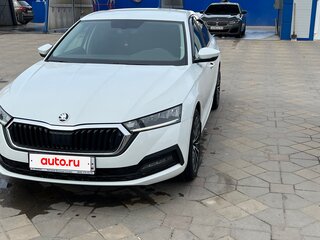 2022 Skoda Octavia IV (A8), белый, 1900000 рублей, вид 3