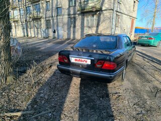 1997 Mercedes-Benz E-Класс 230 II (W210, S210), синий, 380000 рублей, вид 4
