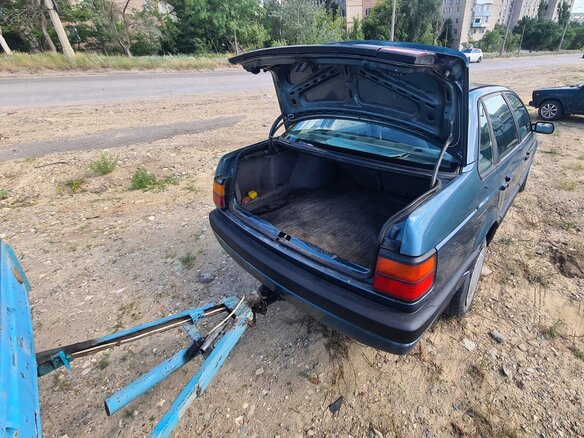 1993 Volkswagen Passat B3, синий, 280000 рублей - вид 5