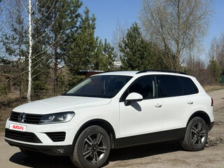2017 Volkswagen Touareg II Рестайлинг, белый, 2900000 рублей, вид 1