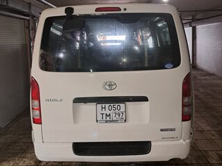 2009 Toyota HiAce H200, белый, 2050000 рублей, вид 3