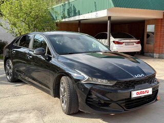2021 Kia K5 III, чёрный, 1950000 рублей, вид 4
