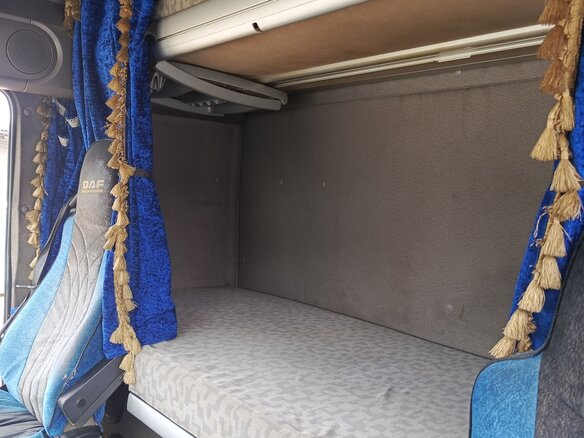 2007 DAF XF 105, жёлтый, 4000000 рублей - вид 24
