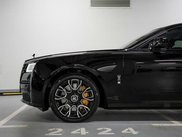 2023 Rolls-Royce Ghost Black Badge II (Series I), чёрный, 35000000 рублей - вид 8
