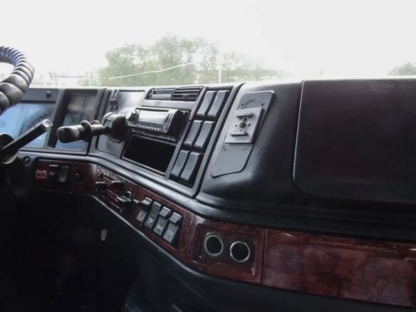 2000 Volvo FH, зелёный, 1100000 рублей - вид 10