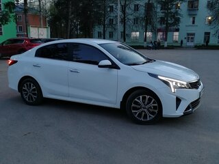 2021 Kia Rio IV Рестайлинг, белый, 1900000 рублей, вид 5