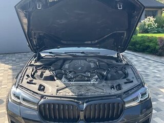 2022 BMW 5 серии M550i xDrive VII (G30/G31/G38) Рестайлинг, чёрный, 6100000 рублей, вид 2