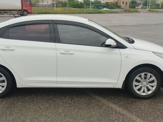 2018 Hyundai Solaris II, белый, 1130000 рублей, вид 2