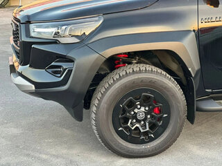 2025 Toyota Hilux VIII Рестайлинг 3, чёрный, 7000000 рублей, вид 2