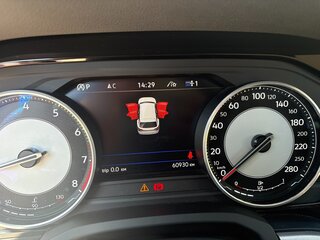 2019 Volkswagen Touareg III, серый, 5300000 рублей, вид 3
