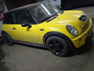 2005 Mini Hatch Cooper S I (R50), жёлтый, 1300000 рублей, вид 2