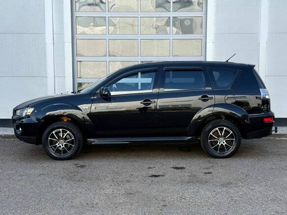 2011 Mitsubishi Outlander II Рестайлинг, чёрный - вид 1
