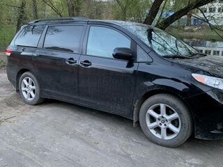 2013 Toyota Sienna III, чёрный, 2150000 рублей, вид 3