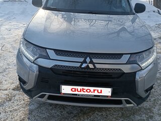 2020 Mitsubishi Outlander III Рестайлинг 3, серый, 2120000 рублей, вид 2
