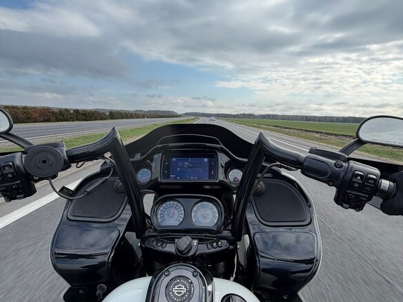 2020 Harley-Davidson CVO Road Glide, серый, 2775000 рублей - вид 19