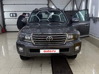 2013 Toyota Land Cruiser 200 Series Рестайлинг 1, серый, 3250000 рублей, вид 1
