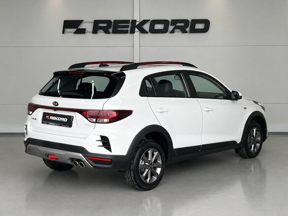 2021 Kia Rio X IV Рестайлинг, белый - вид 3