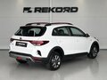 2021 Kia Rio X IV Рестайлинг, белый - вид 3