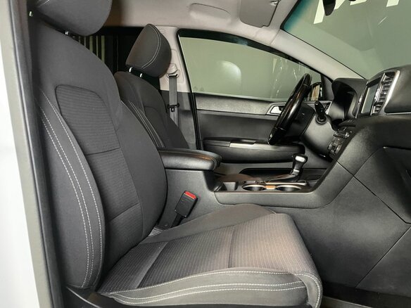 2017 Kia Sportage IV, белый, 1799000 рублей - вид 9